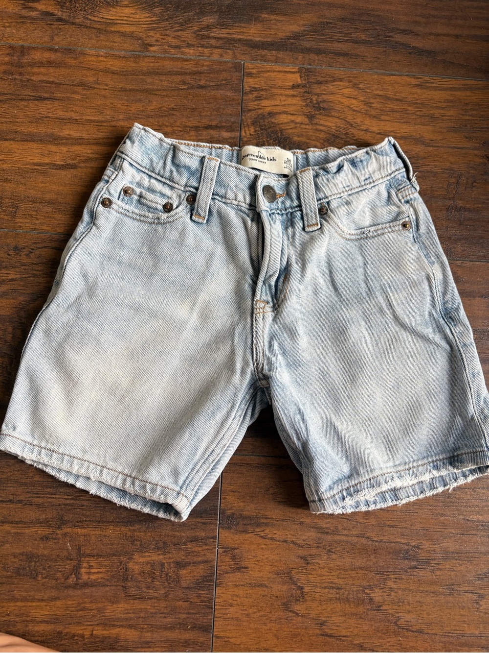 Abercrombie Kids Denim Shorts Light Wash Distressed Hem Size 5/6